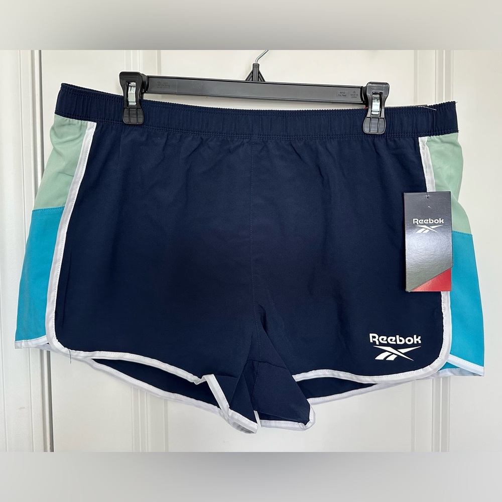 Reebok Relax Short Women’s Sport Size L NWT - Picture 1 of 8